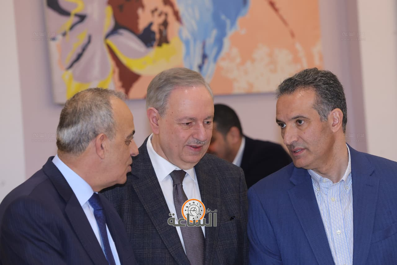 Madar Al-Saa Images 0.7446602427898639