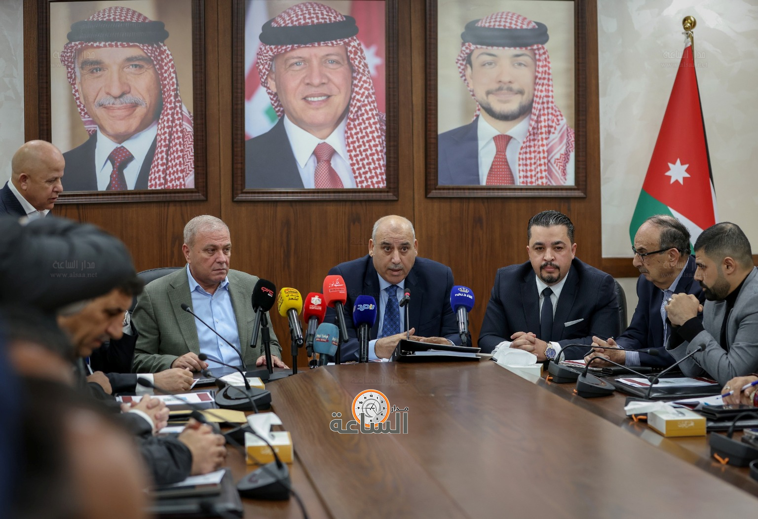 Madar Al-Saa Images 0.1756832183948137