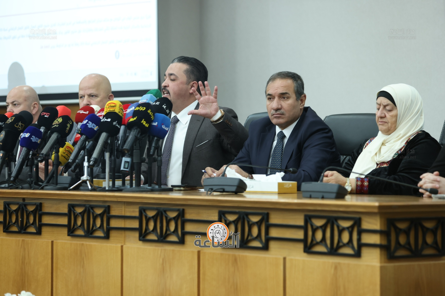 Madar Al-Saa Images 0.5346206119894666