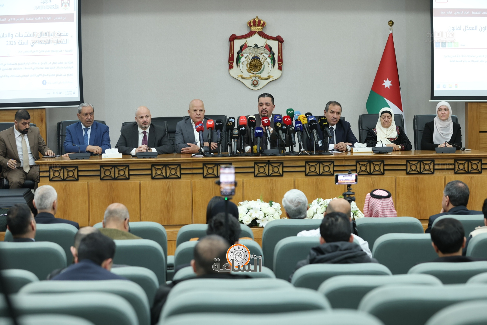 Madar Al-Saa Images 0.803787011878147