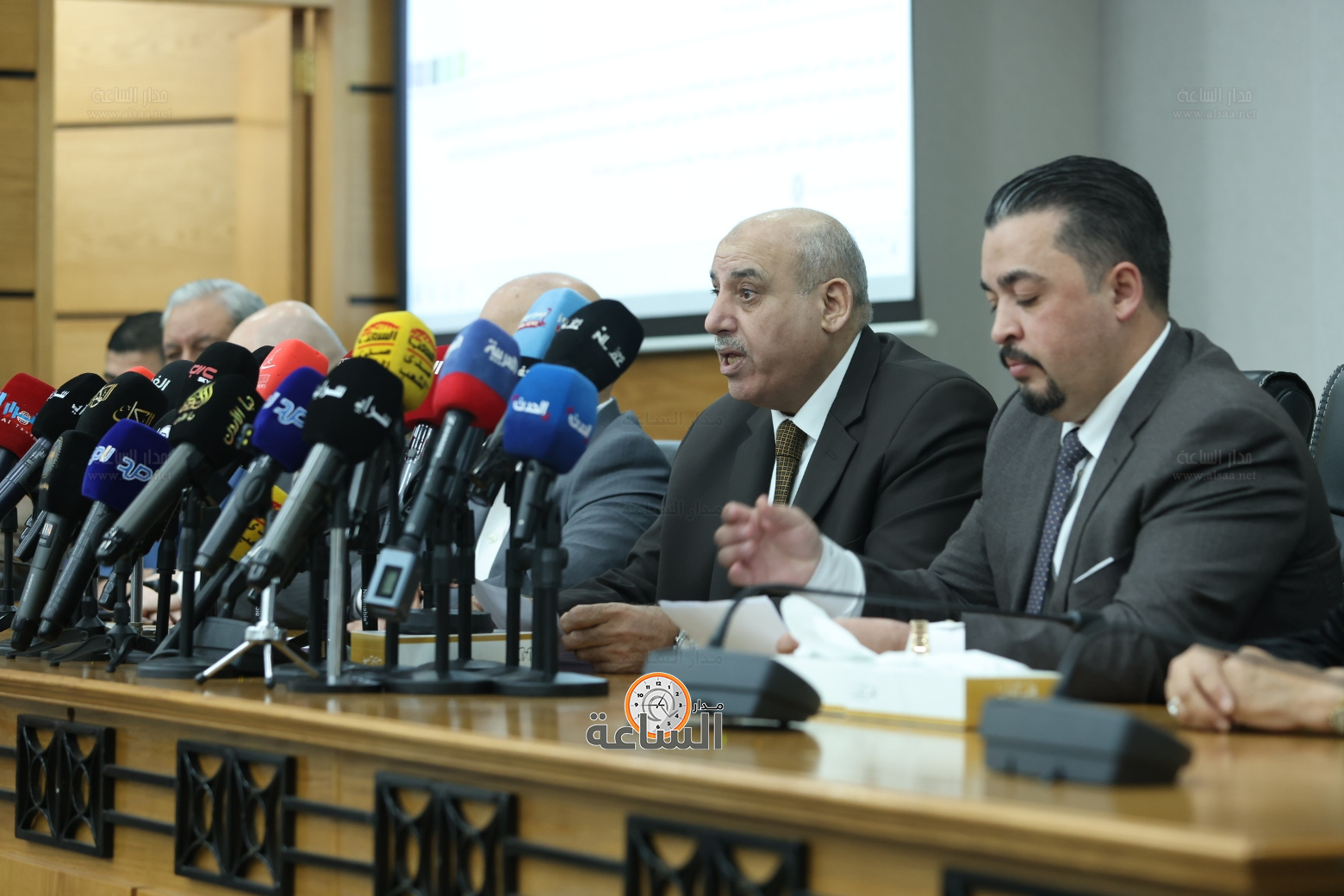 Madar Al-Saa Images 0.44010346595020267