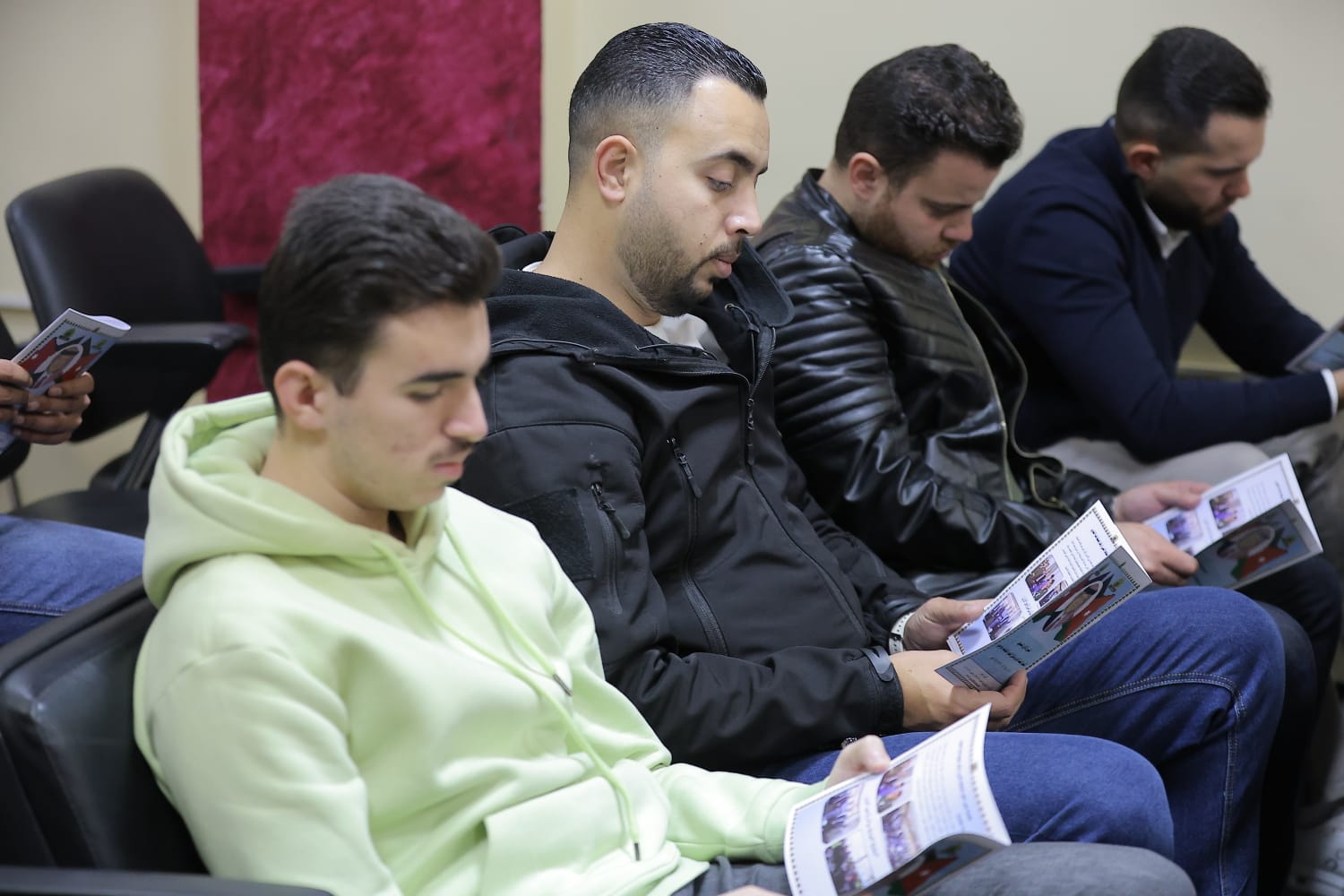 Madar Al-Saa Images 0.2860998847248999