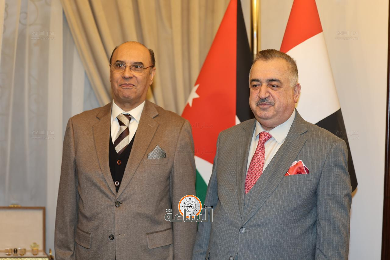 Madar Al-Saa Images 0.4355710347996389