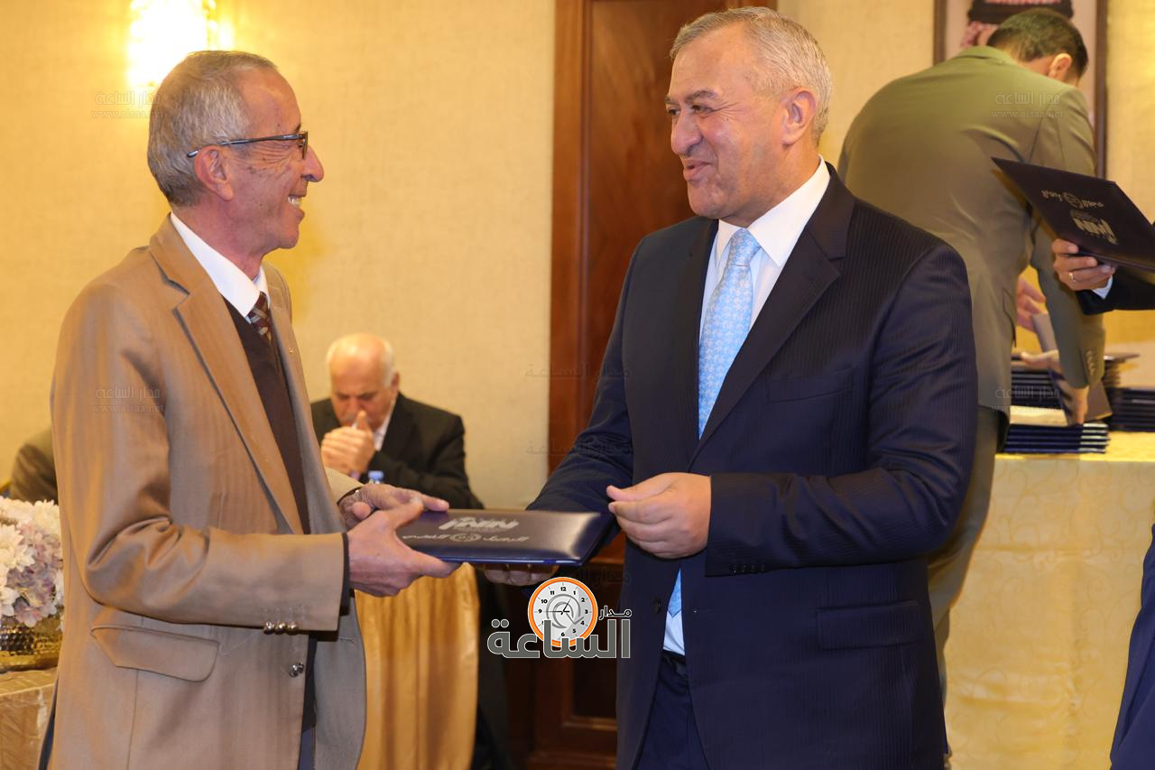 Madar Al-Saa Images 0.354851990126532