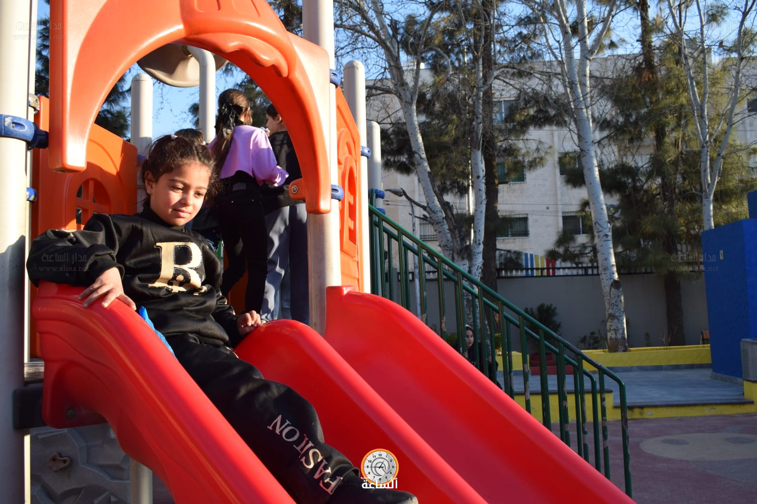 Madar Al-Saa Images 0.0041619688578267144