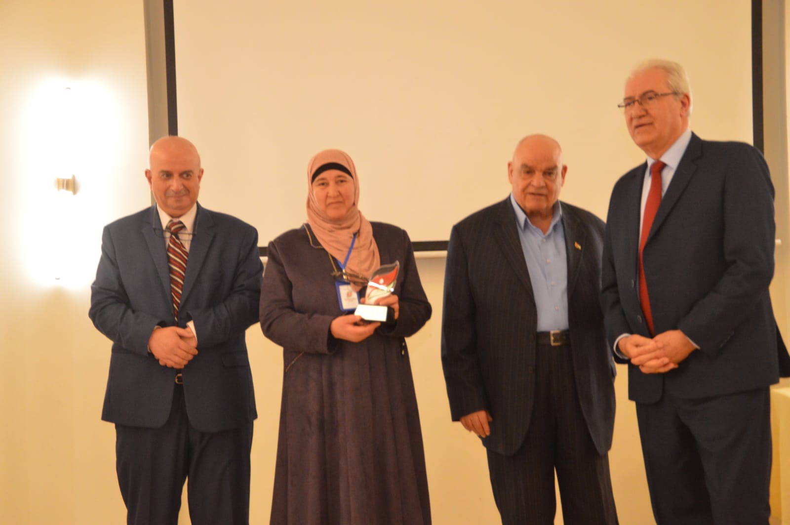 Madar Al-Saa Images 0.4779307825449052