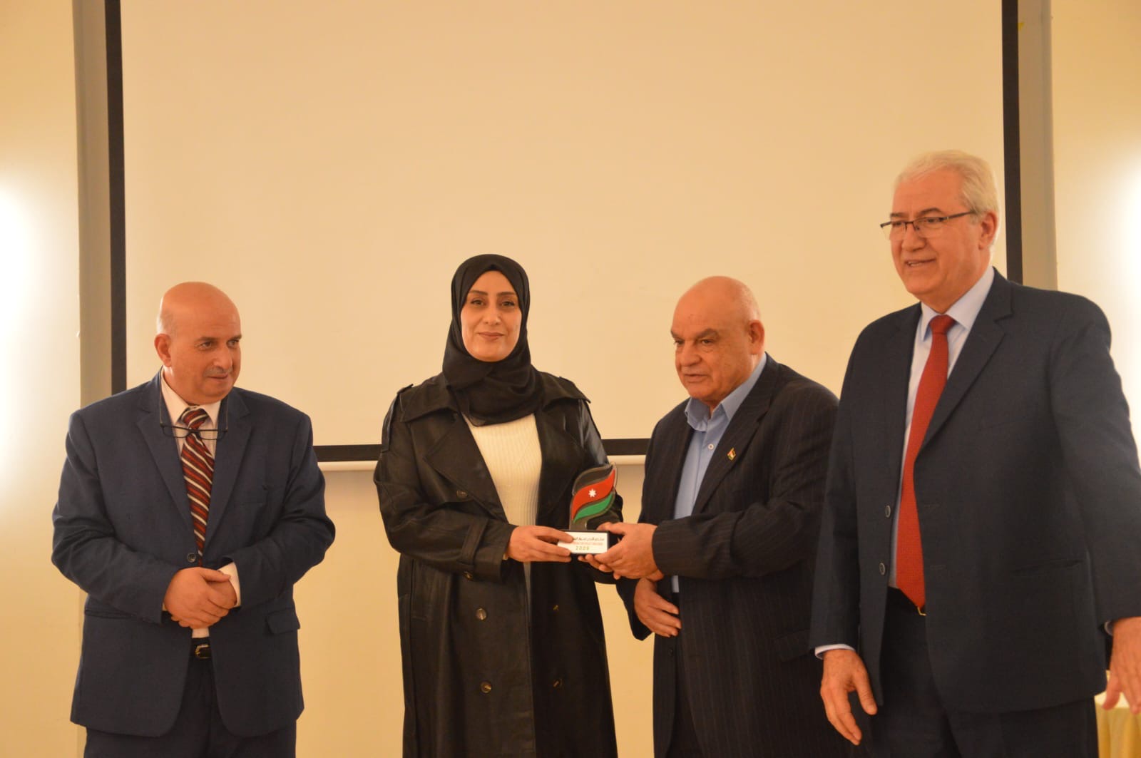 Madar Al-Saa Images 0.6614943352303013