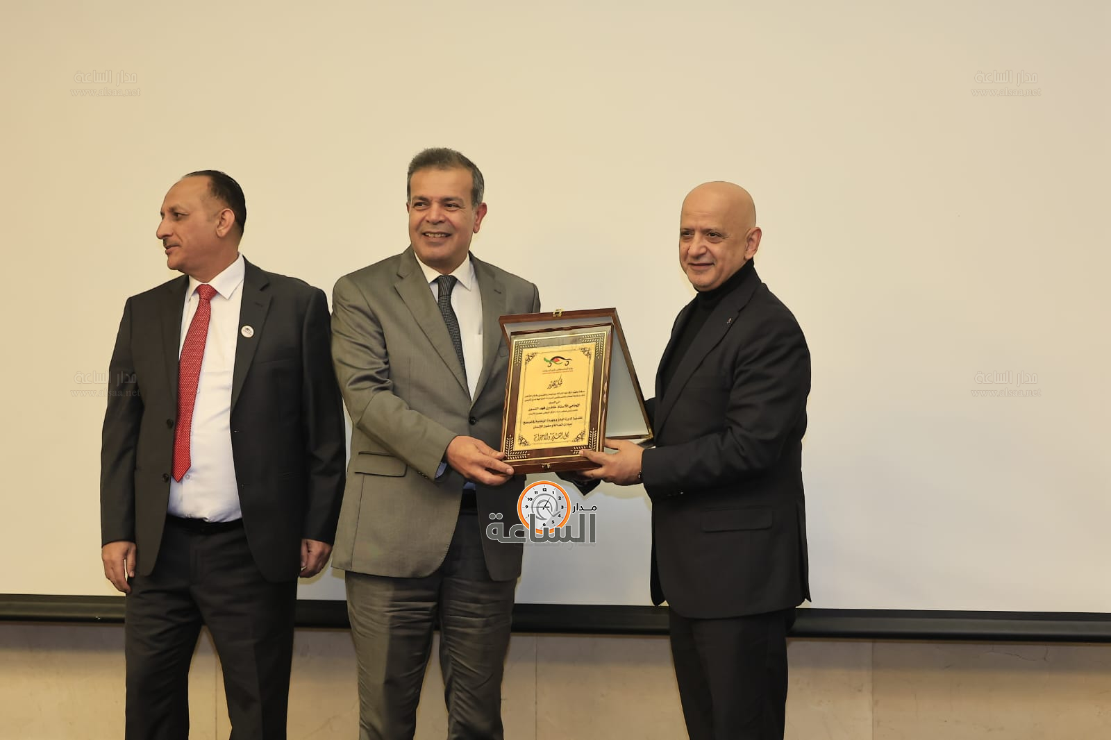 Madar Al-Saa Images 0.6594868494595015