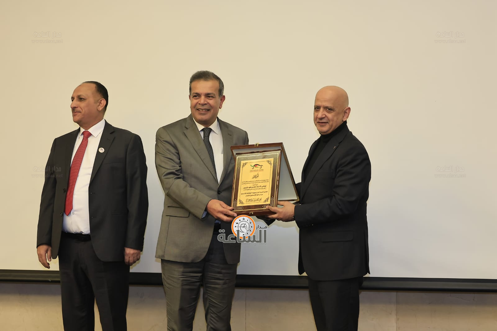 Madar Al-Saa Images 0.38882715485380637