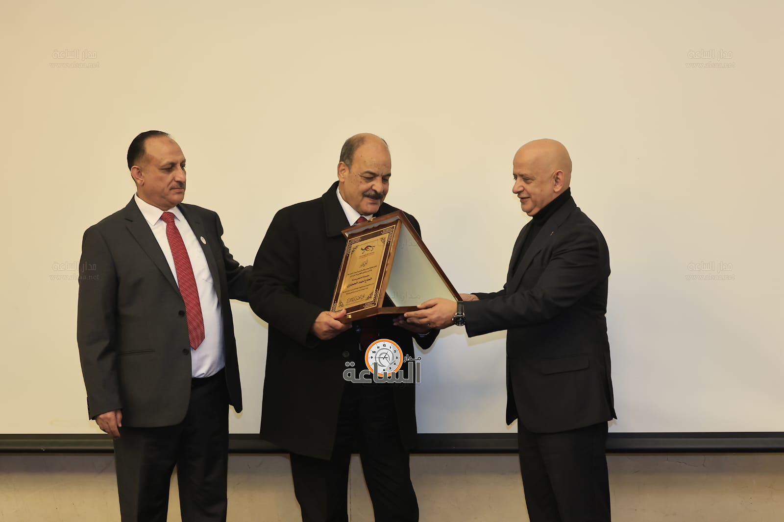 Madar Al-Saa Images 0.9980344267863713