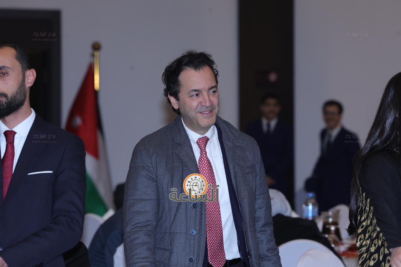 Madar Al-Saa Images 0.9861895143453566