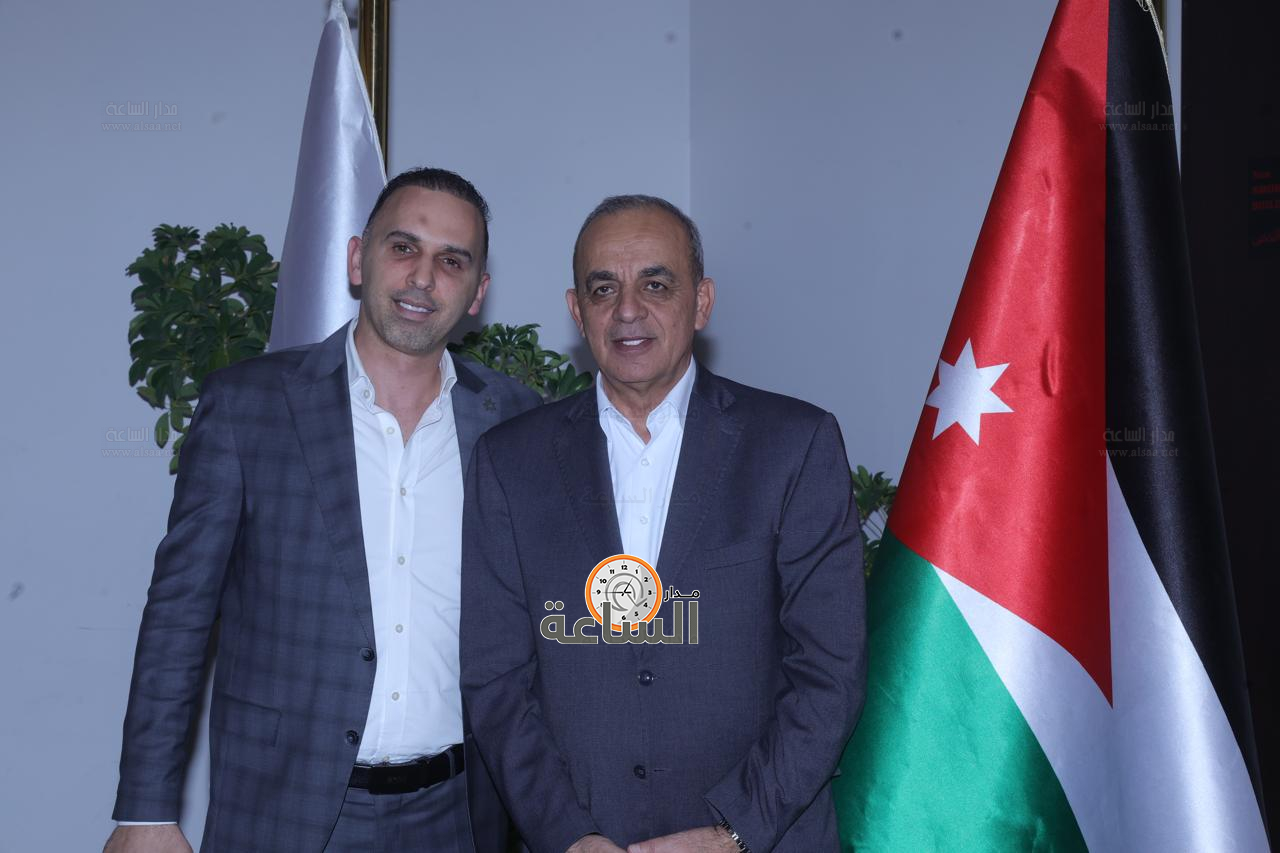 Madar Al-Saa Images 0.9776140461992563