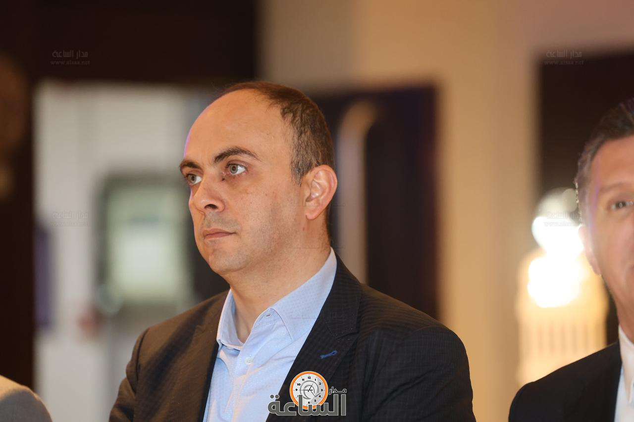 Madar Al-Saa Images 0.0251432472039832