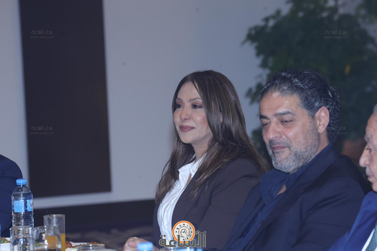 Madar Al-Saa Images 0.8649802546179576