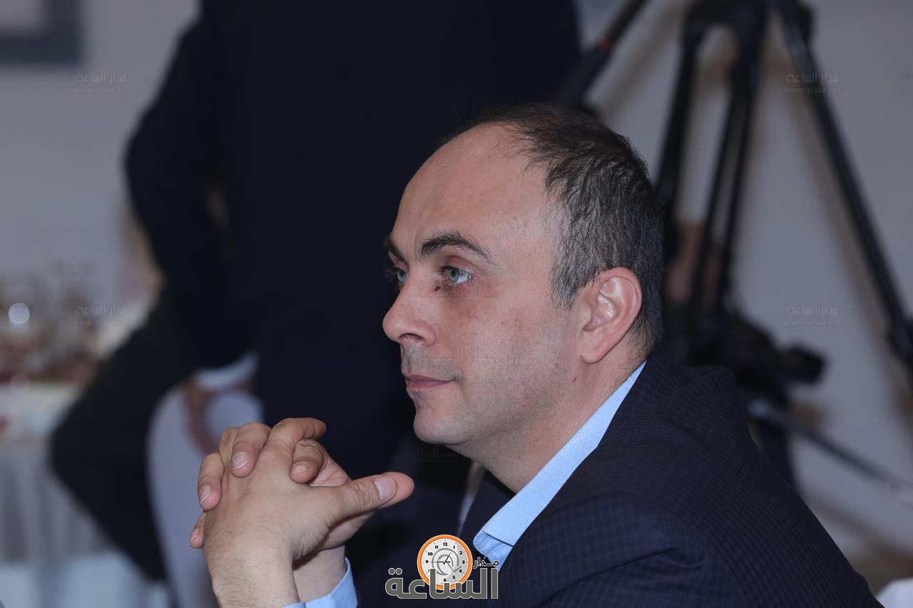 Madar Al-Saa Images 0.3253891272895625