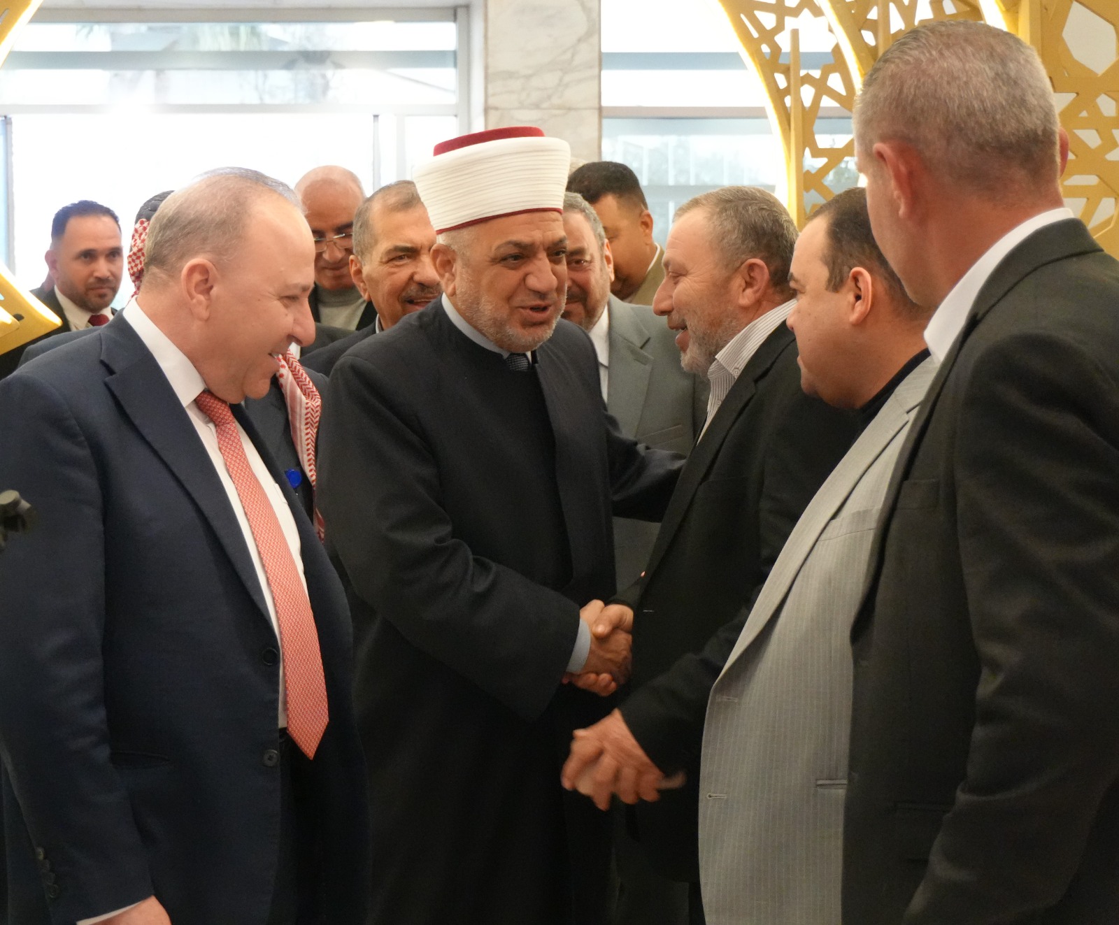 Madar Al-Saa Images 0.8146458510250576