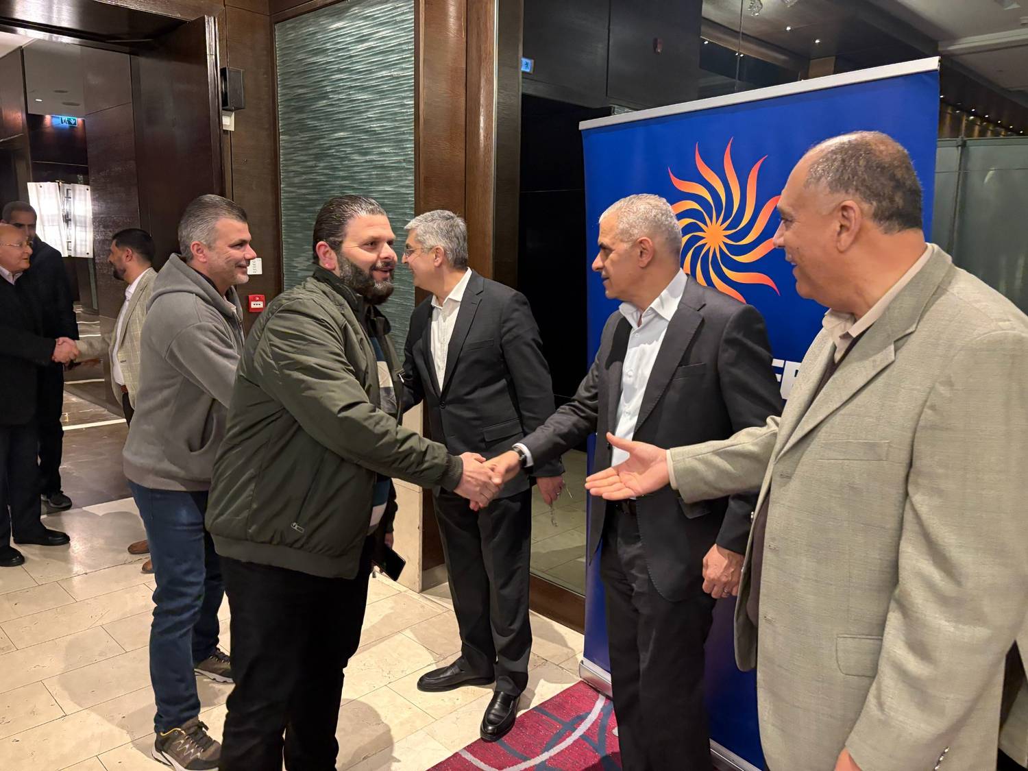 Madar Al-Saa Images 0.39715270327764496