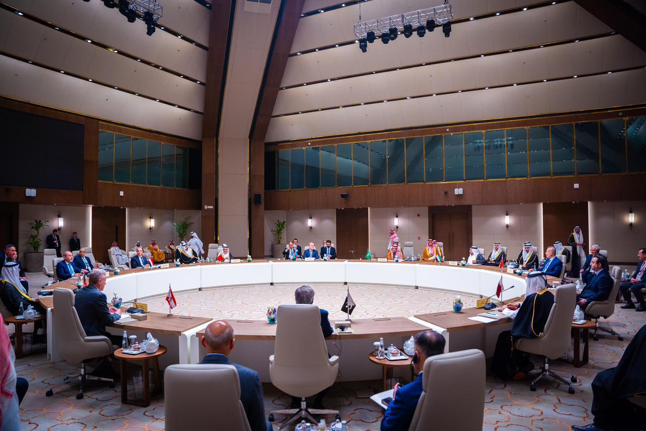 Madar Al-Saa Images 0.01272453261651929