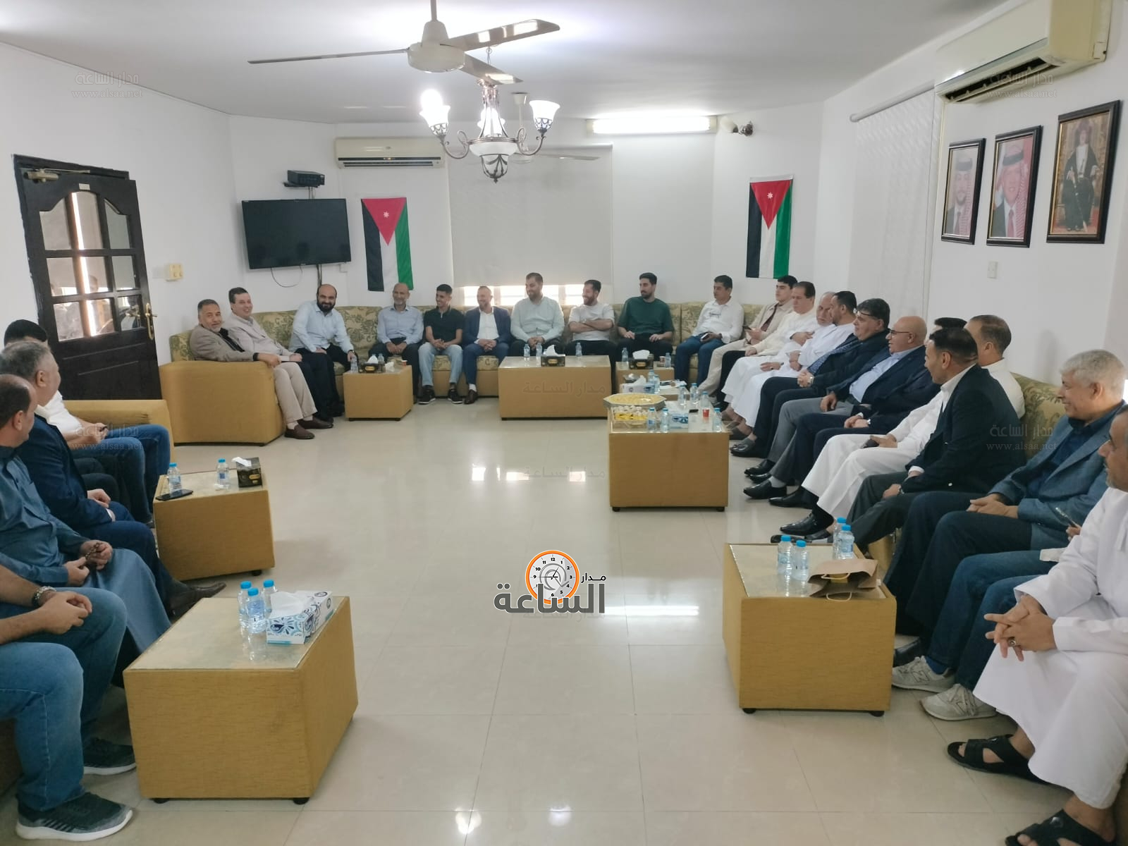 Madar Al-Saa Images 0.49112884441788973