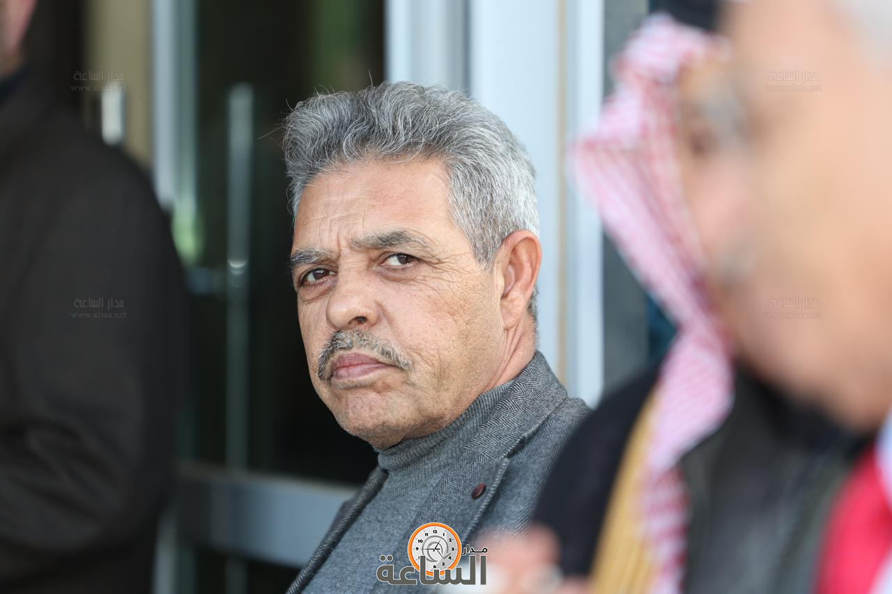 Madar Al-Saa Images 0.1377834180635017