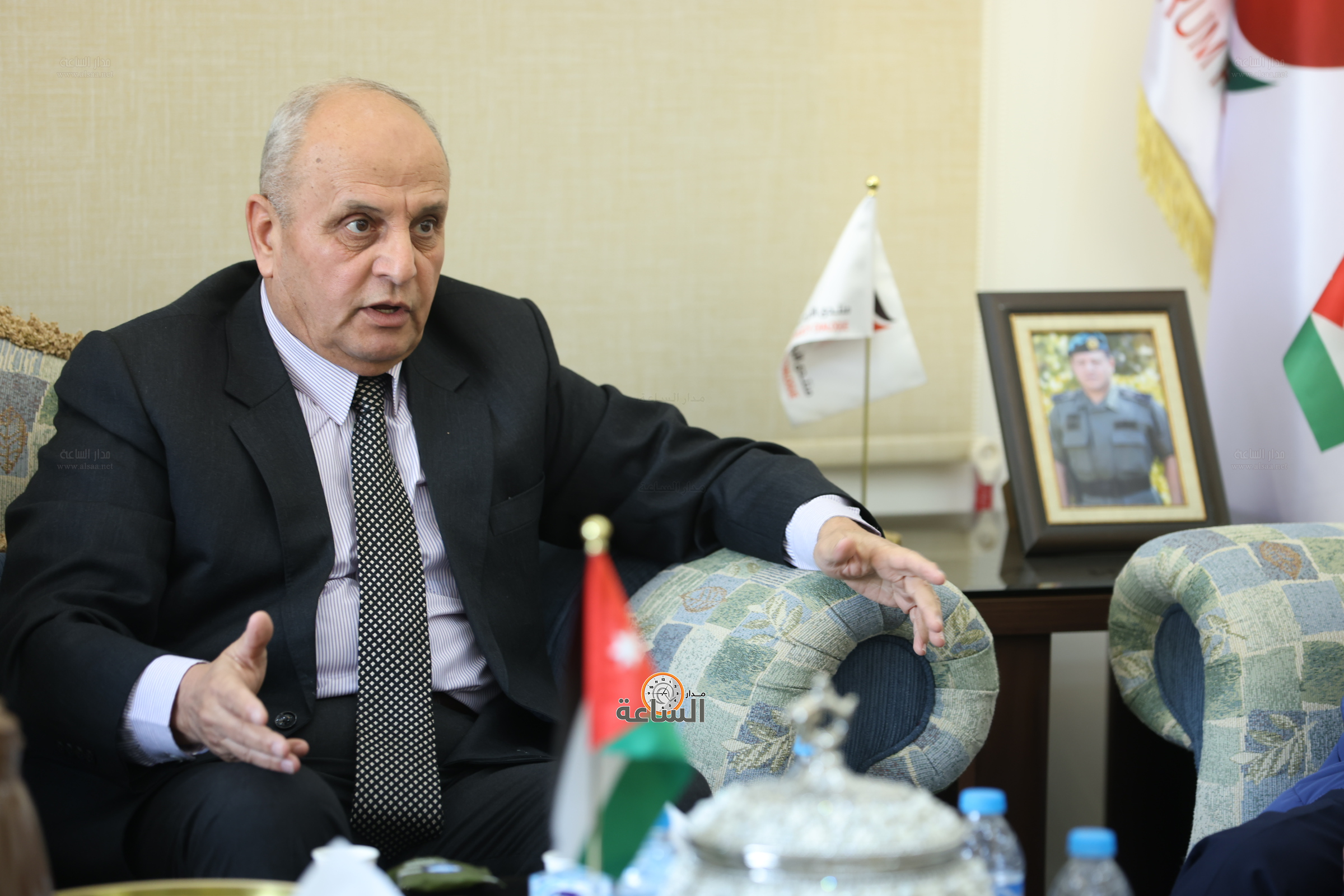 Madar Al-Saa Images 0.4377357725664264