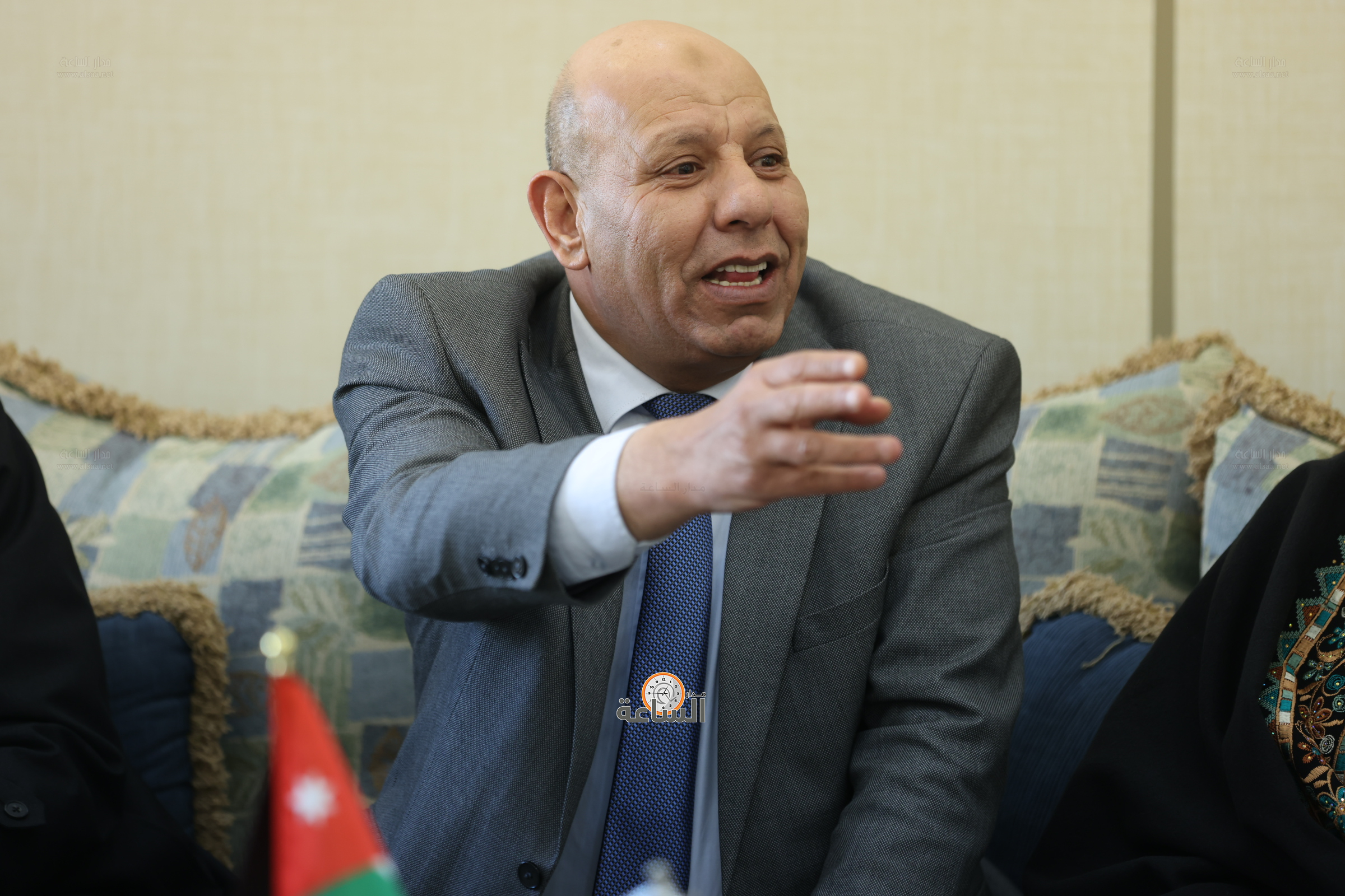 Madar Al-Saa Images 0.7146727343143221