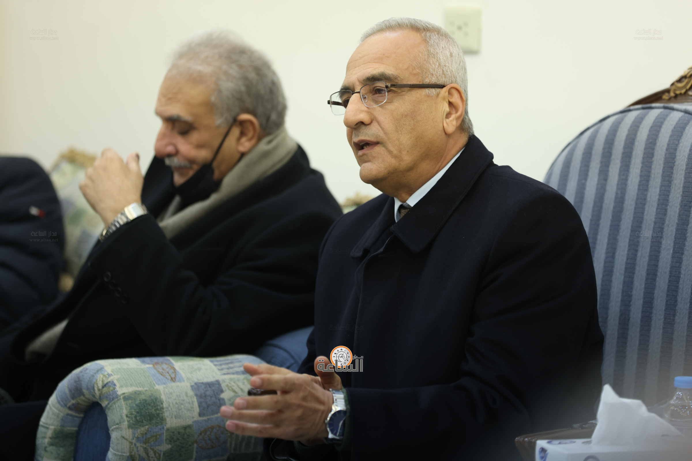 Madar Al-Saa Images 0.4123844399490211