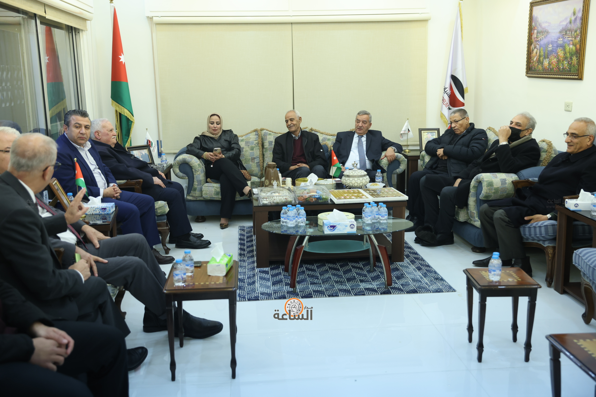 Madar Al-Saa Images 0.0395343421497345