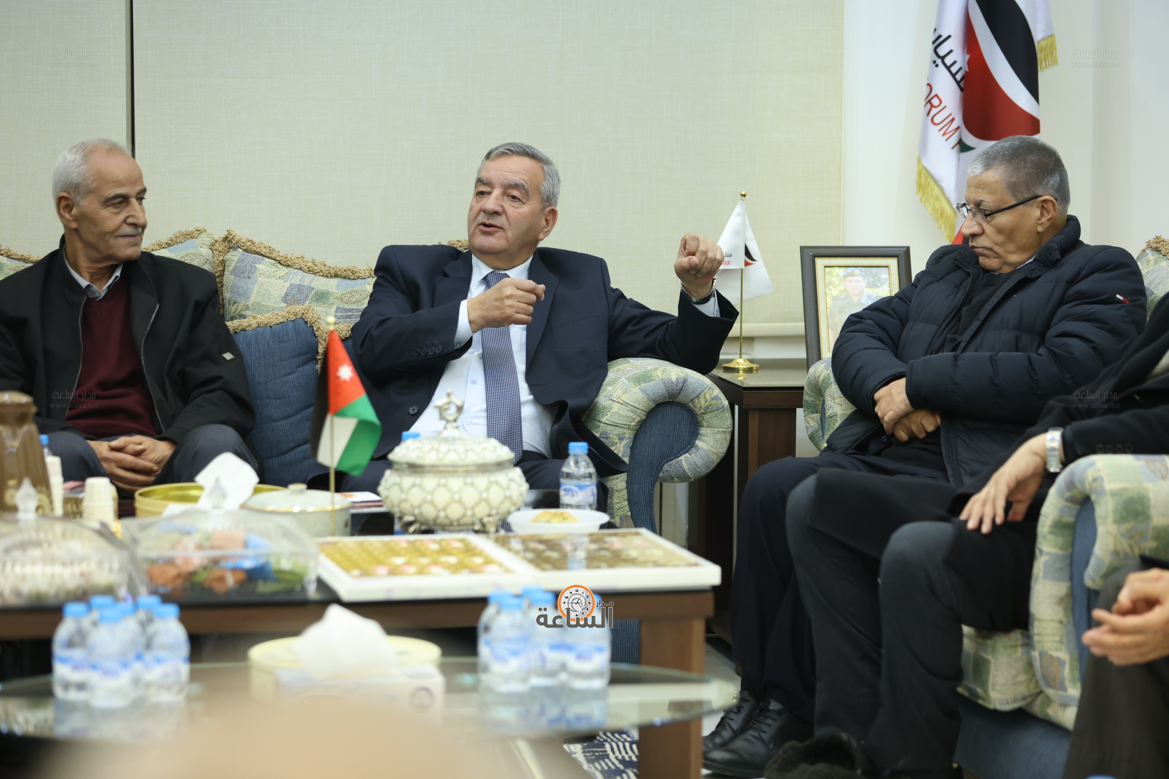 Madar Al-Saa Images 0.1517602071504891