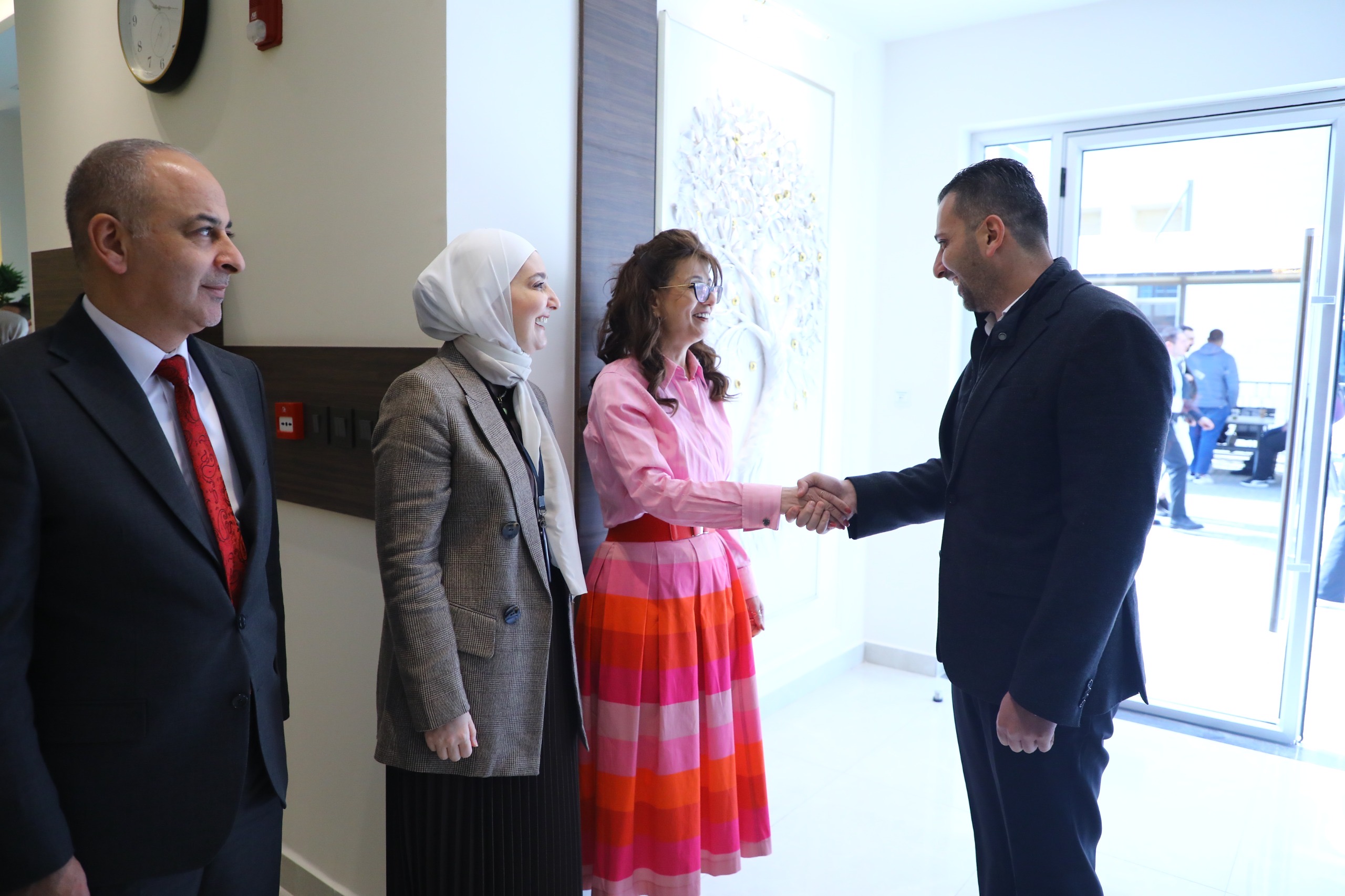 Madar Al-Saa Images 0.13841656845219996