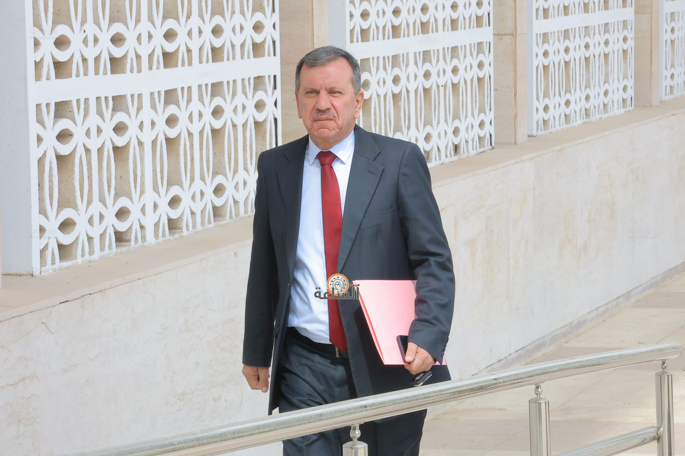 Madar Al-Saa Images 0.5439428149747055