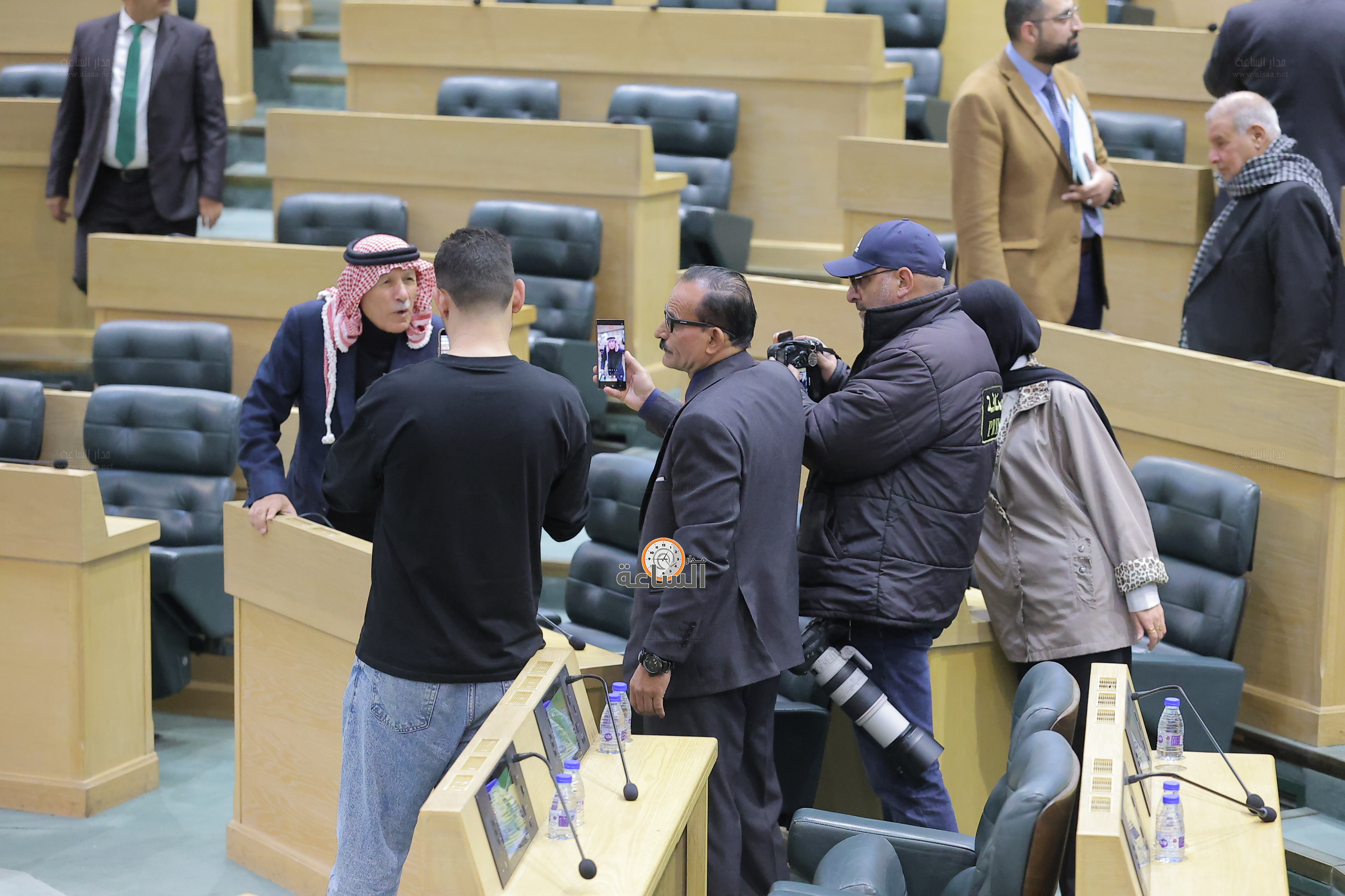 Madar Al-Saa Images 0.5775644449546858