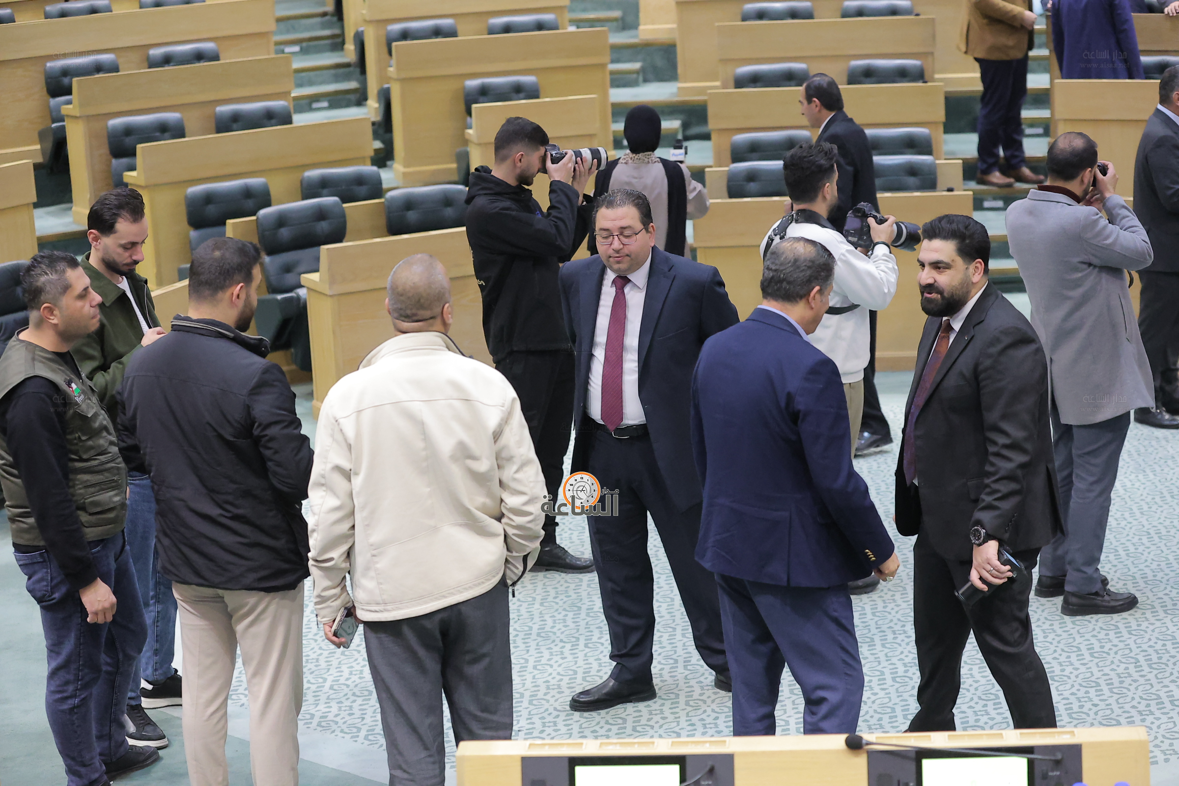 Madar Al-Saa Images 0.3584321312014255