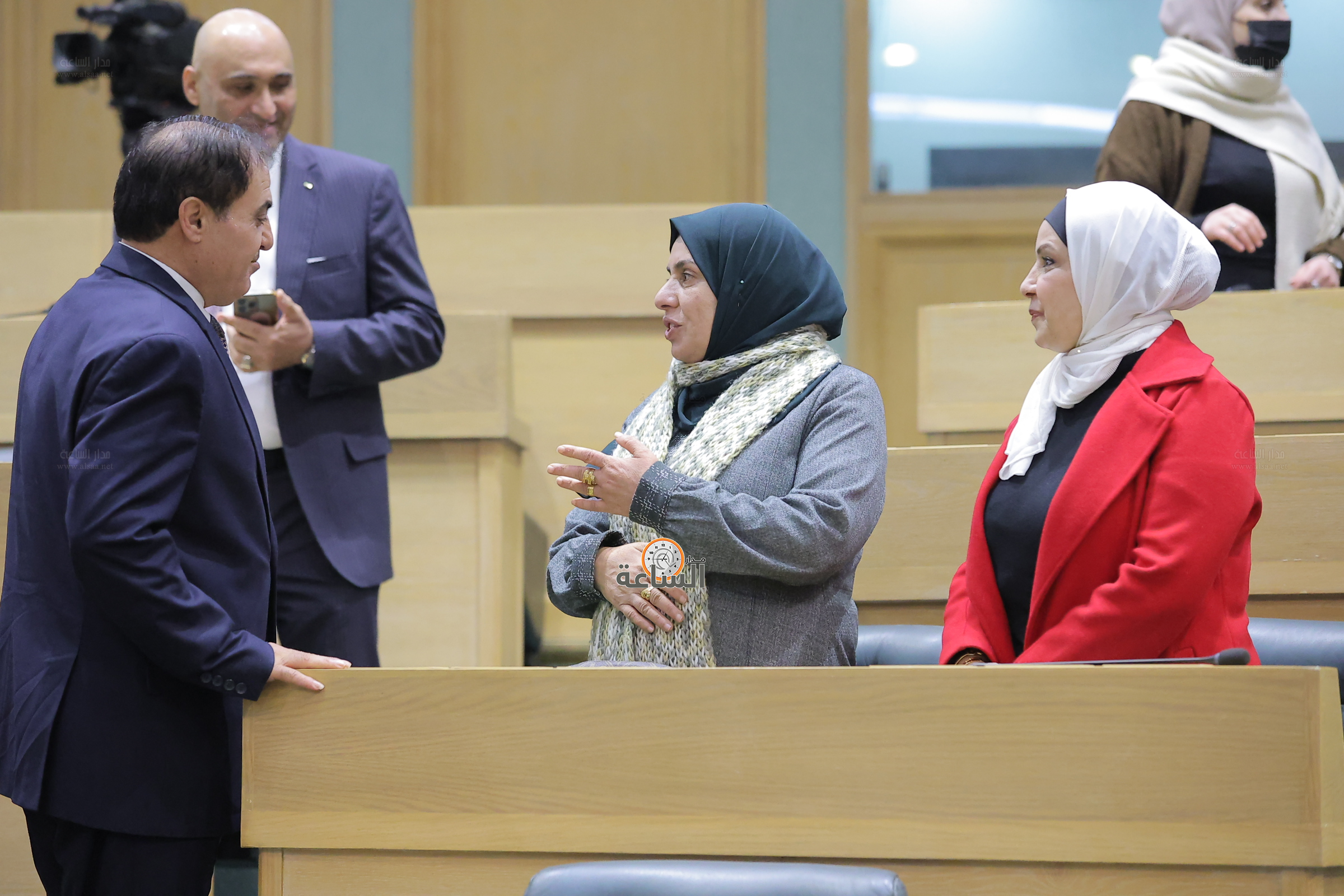 Madar Al-Saa Images 0.031582985327373025