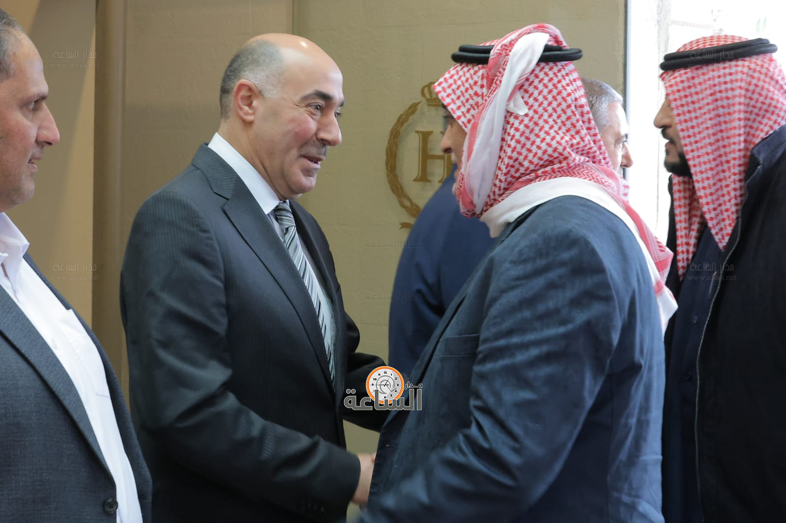 Madar Al-Saa Images 0.2218664156321679