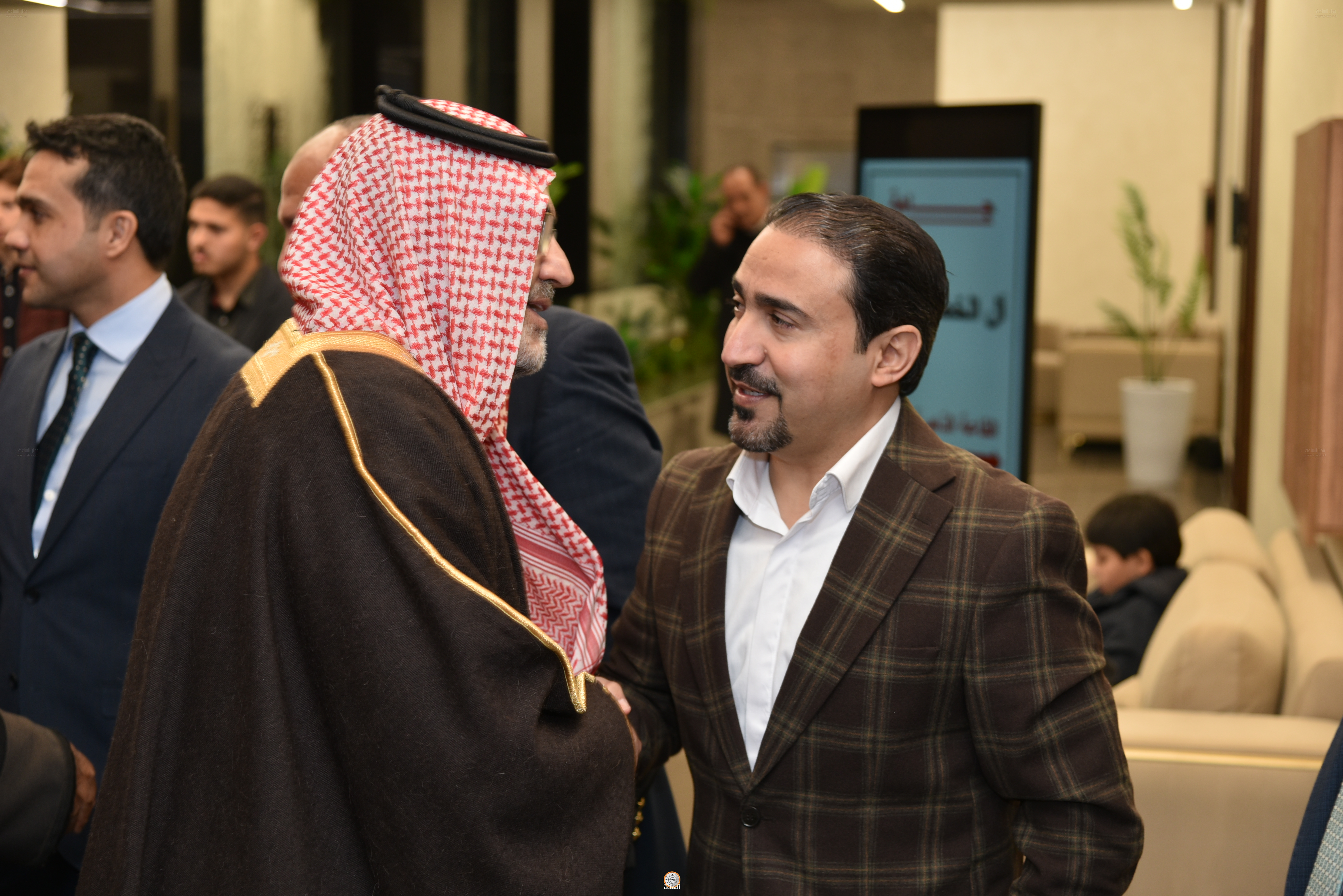 Madar Al-Saa Images 0.21102505941733185