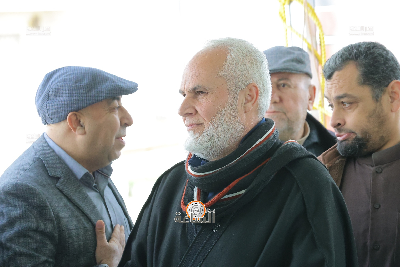 Madar Al-Saa Images 0.8660504795673409