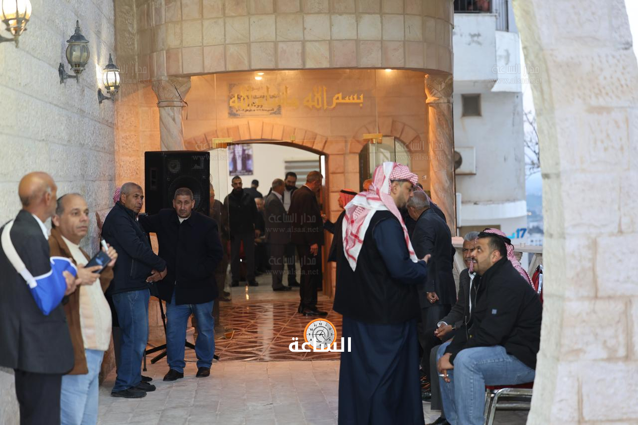 Madar Al-Saa Images 0.3517888564622407