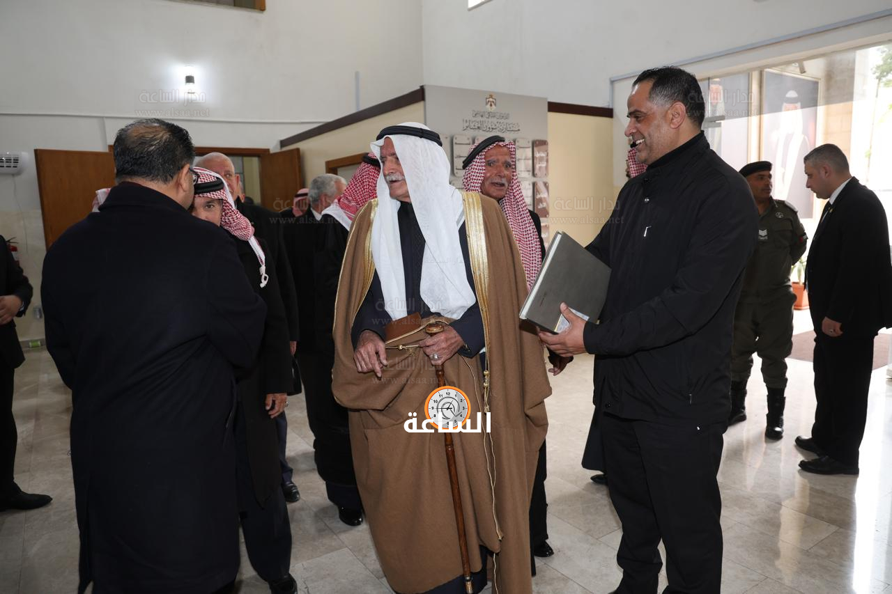 Madar Al-Saa Images 0.5142223586267418