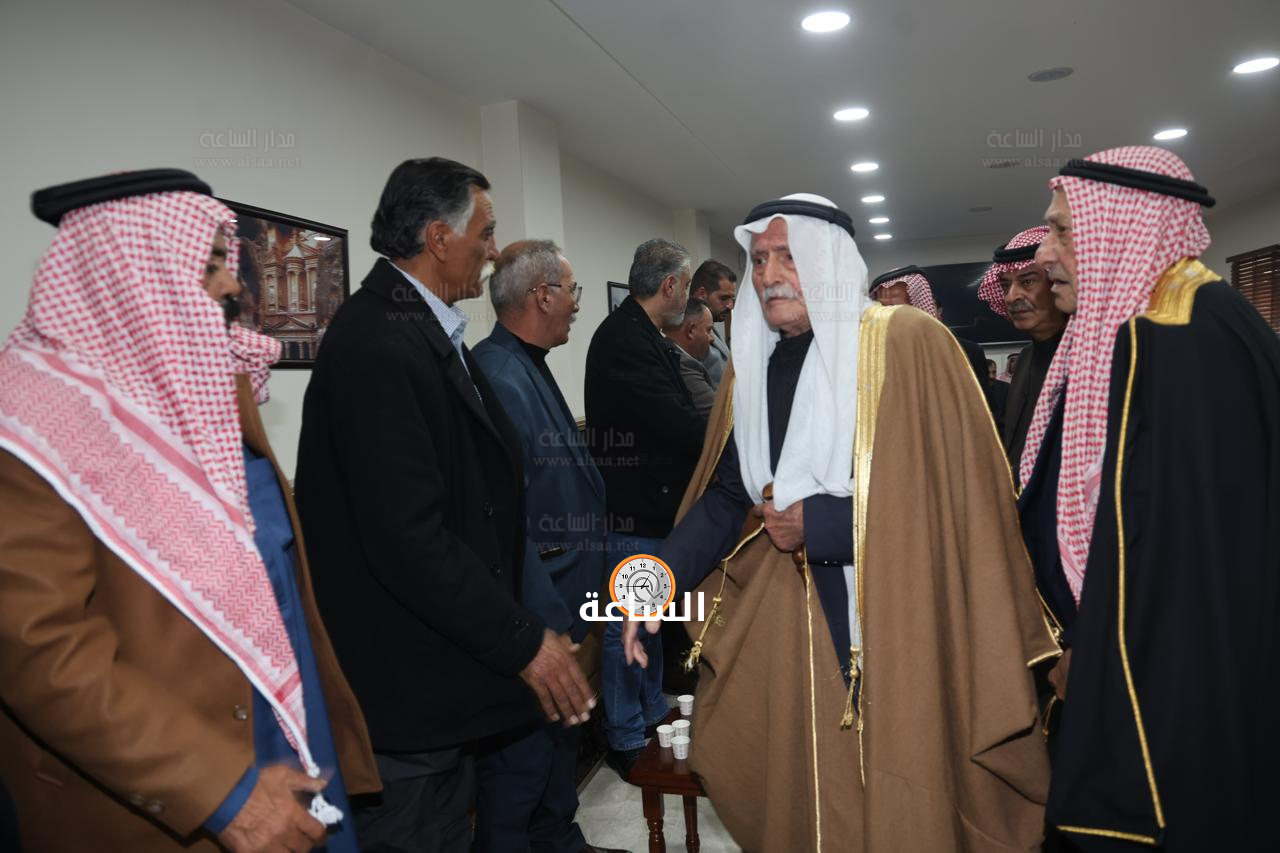 Madar Al-Saa Images 0.42645555561835924