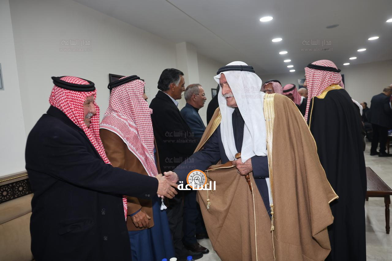 Madar Al-Saa Images 0.8180313694760021