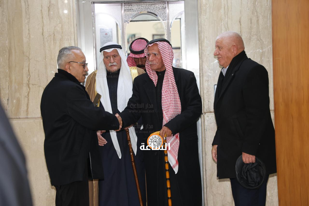 Madar Al-Saa Images 0.1466659414015361