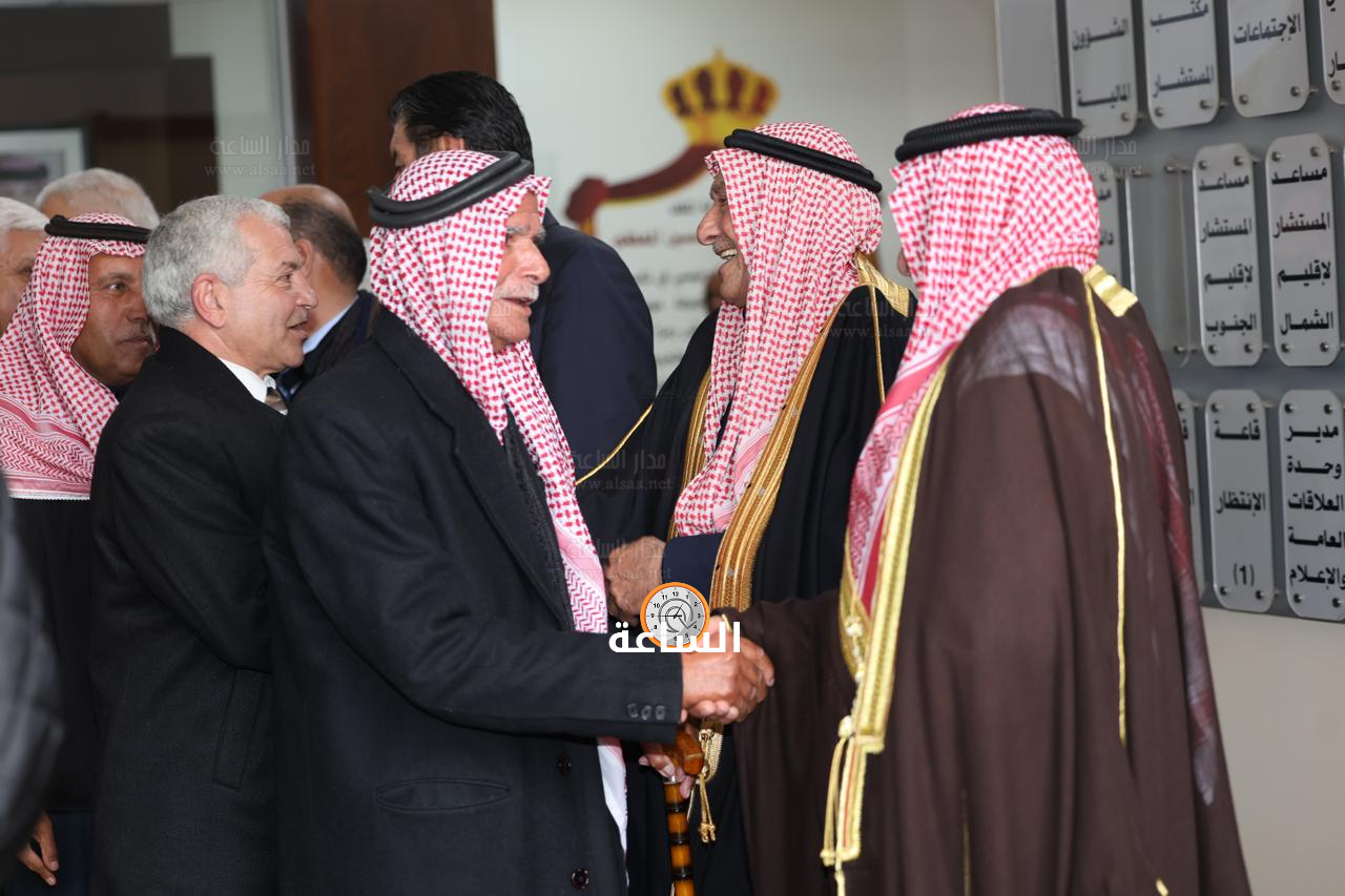 Madar Al-Saa Images 0.41584447313940465