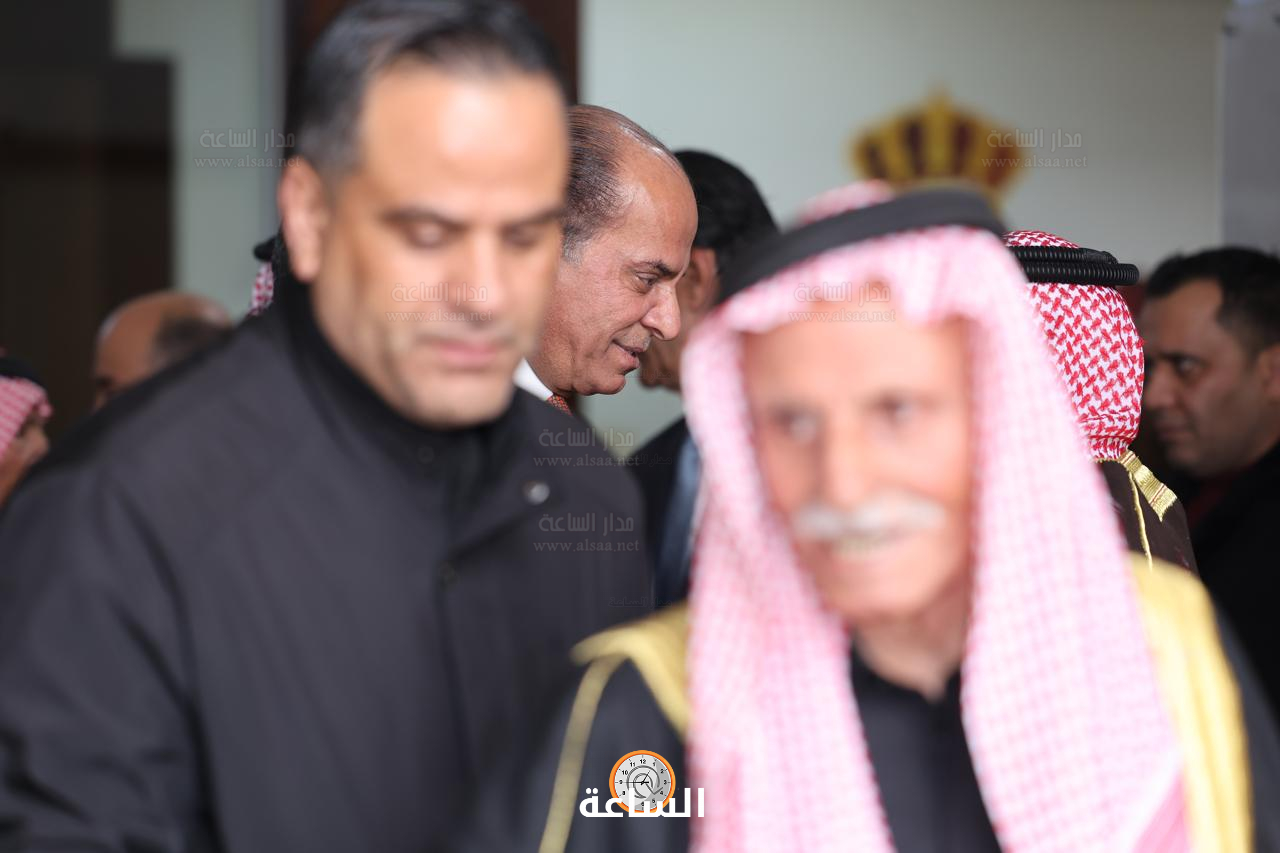 Madar Al-Saa Images 0.7835495296805064