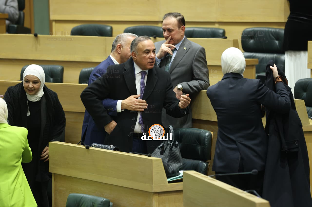 Madar Al-Saa Images 0.33402070936228134