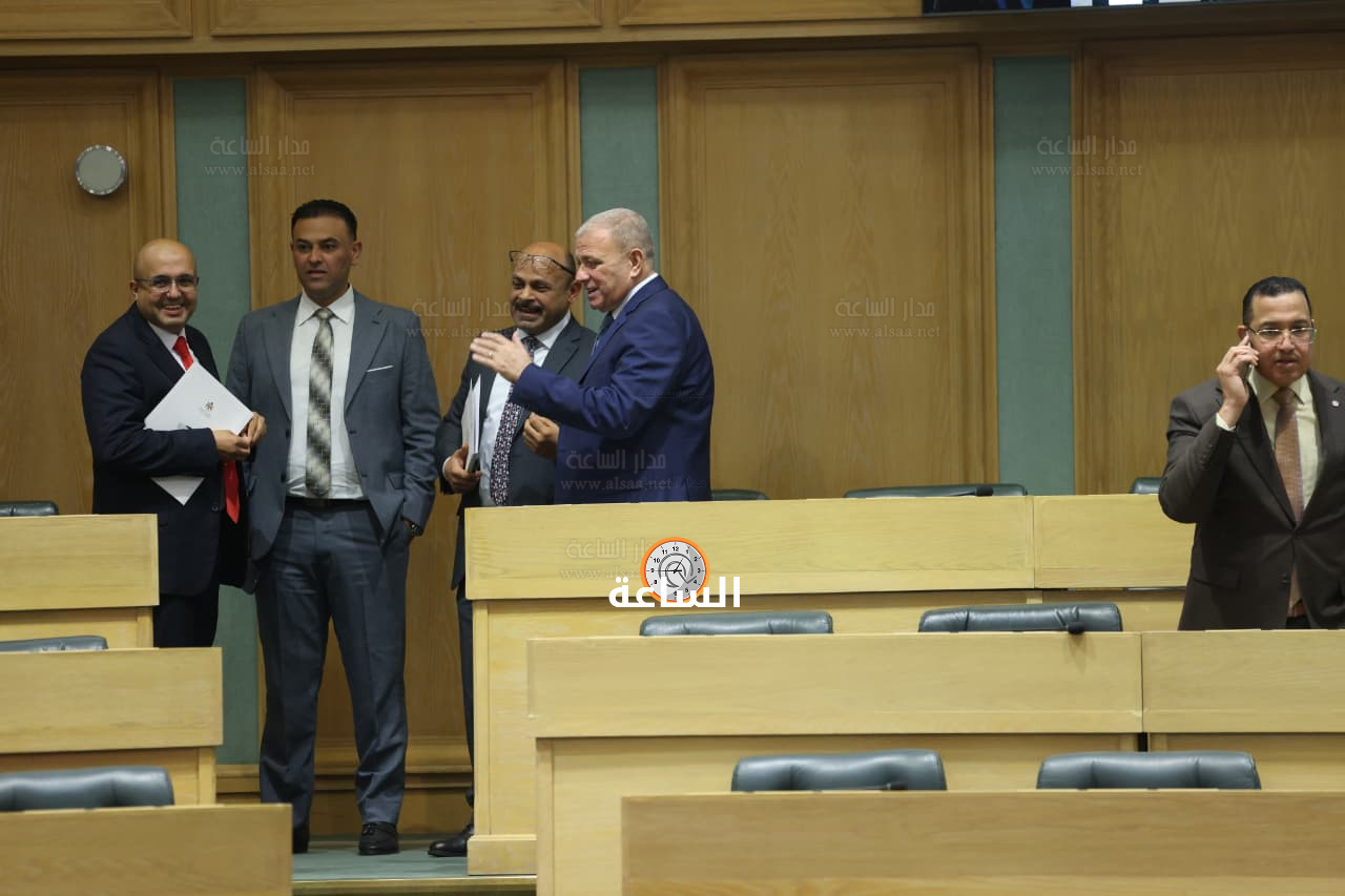 Madar Al-Saa Images 0.5452884048851315