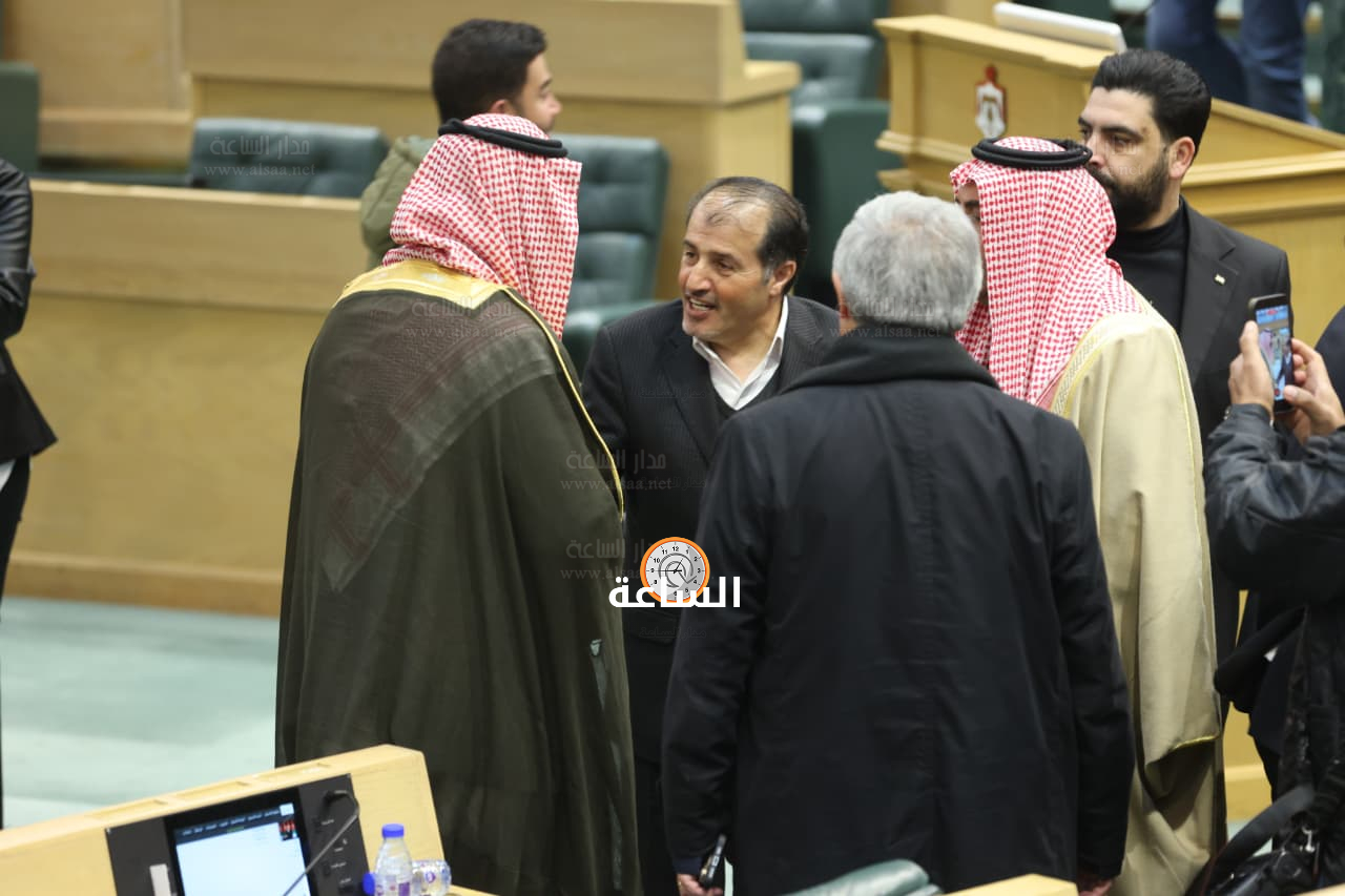 Madar Al-Saa Images 0.573862729276555