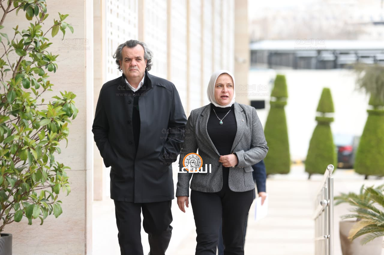 Madar Al-Saa Images 0.4059631585836868