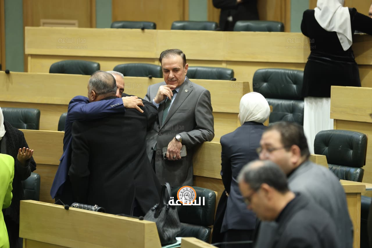 Madar Al-Saa Images 0.751457858952083