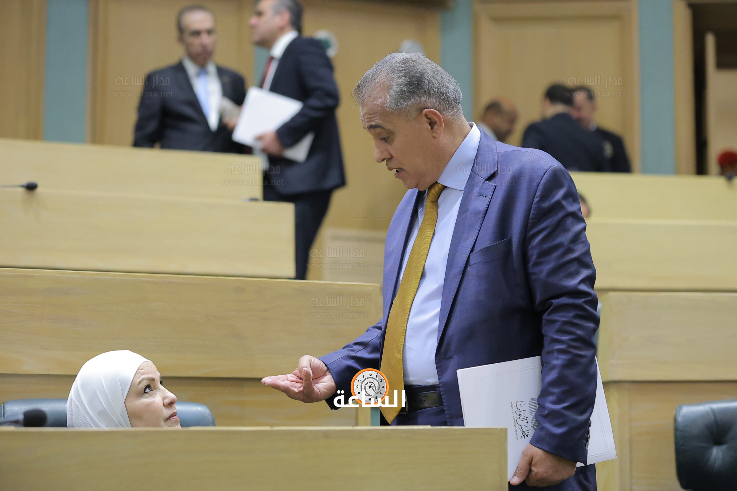 Madar Al-Saa Images 0.45905975438850355